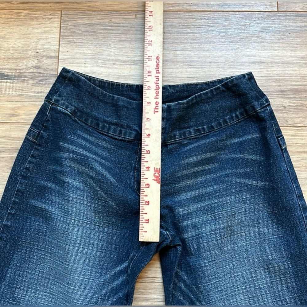 BEBE Cropped Flare Denim Jeans - Picture 4 of 8